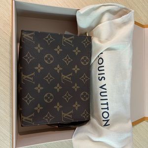 Brand new Louis Vuitton toiletry 19